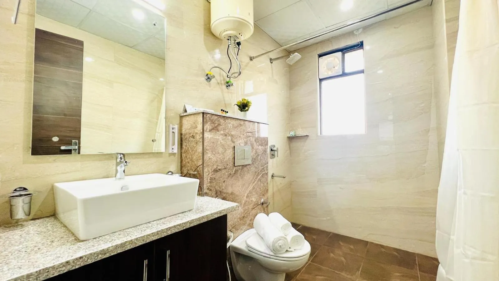 Zen Suites - Golf Course Road Gurgaon 4*,  Hindistan